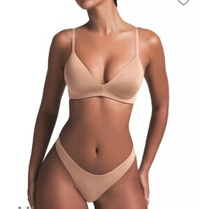 Skims brown/tan wireless form t shirt Demi bra Size 34DD